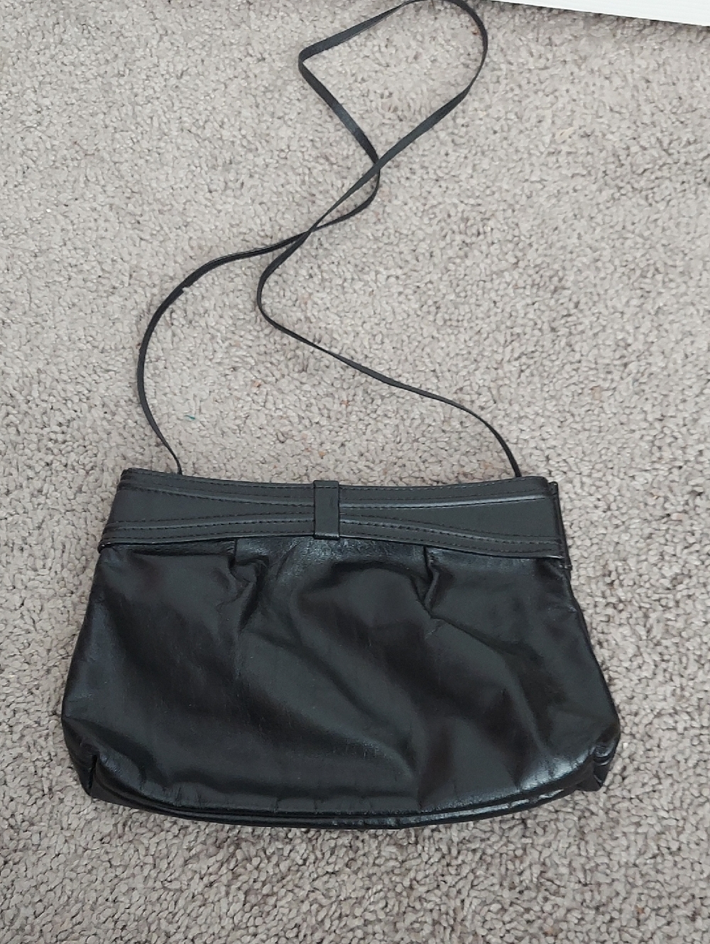 Vintage Classic Black Crossbody Bag - Sleek Everyday Shoulder Purse